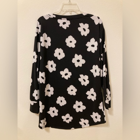 LuLaRoe Black and Off-White Floral Long Sleeve Top - Picture 5 of 7